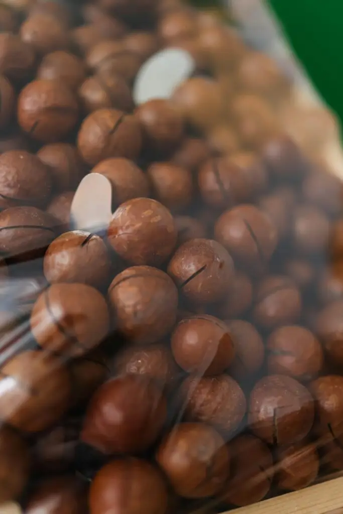 macadamias 1 ton